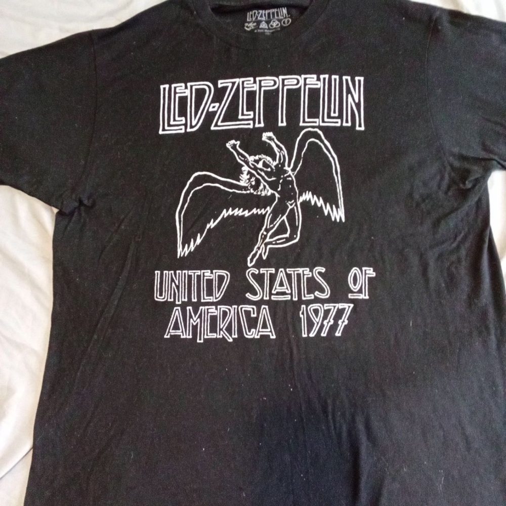 Black Graphic Tee 100% cotton